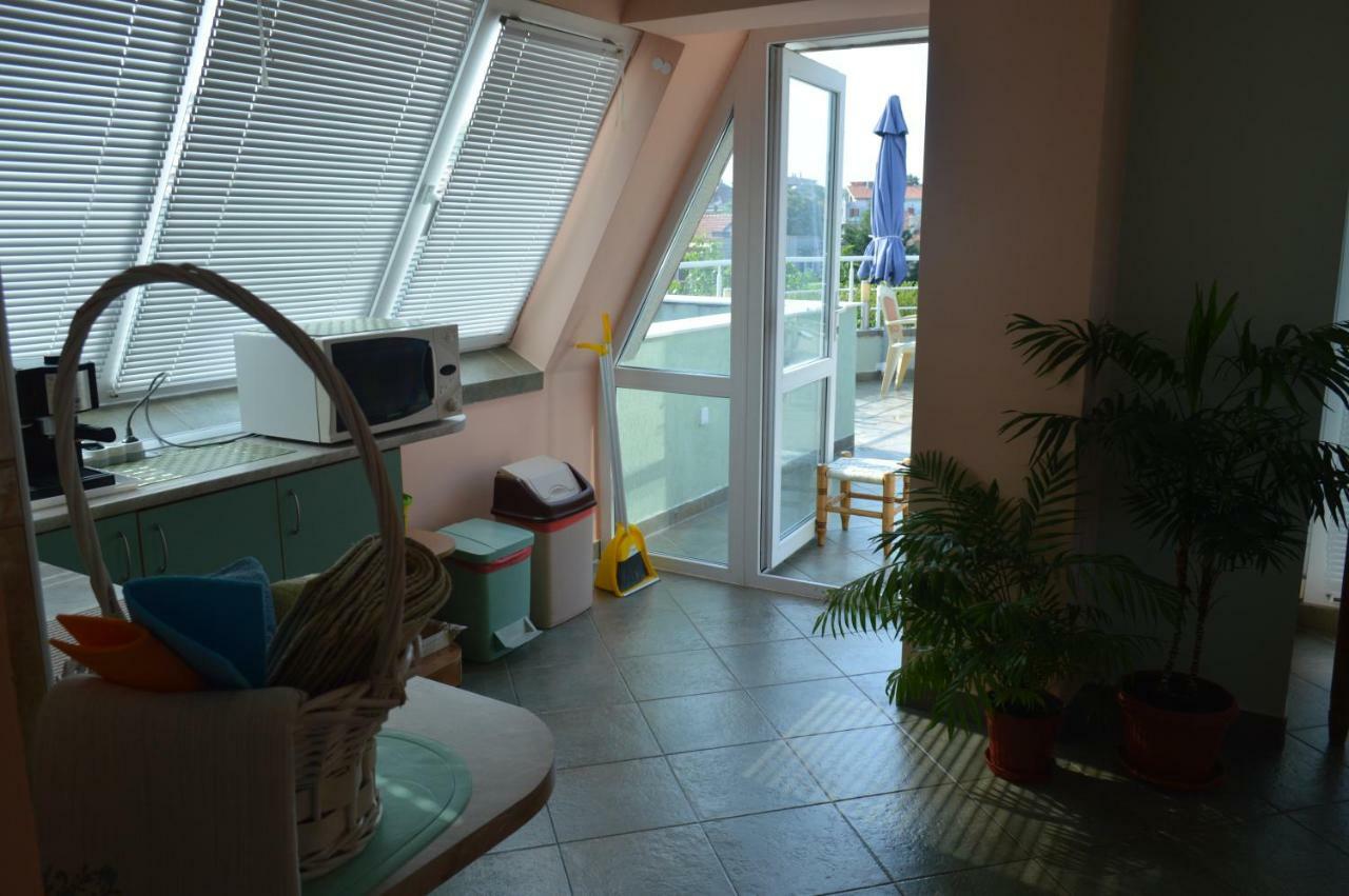 Dimana Hotel Chernomorets Exterior photo