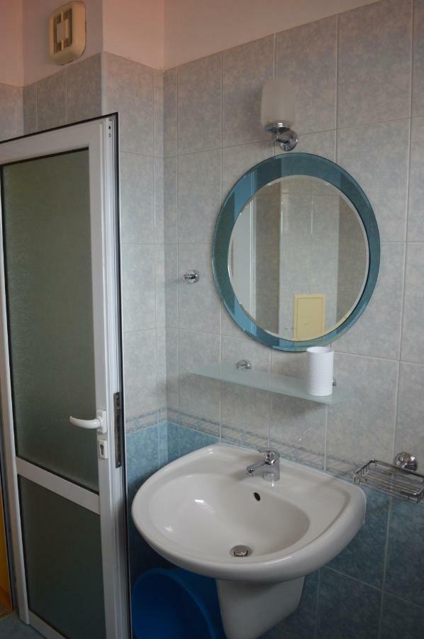 Dimana Hotel Chernomorets Exterior photo